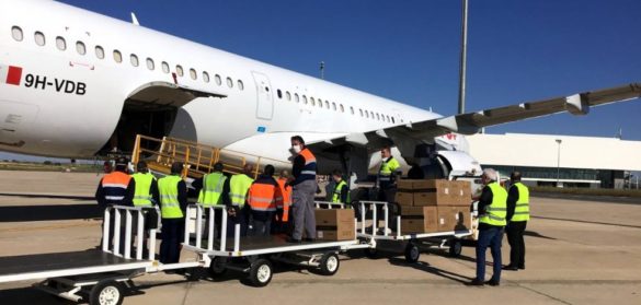 llega-a-ciudad-real-el-primer-vuelo-del-corredor-aereo-sanitario-entre-china-y-espana-