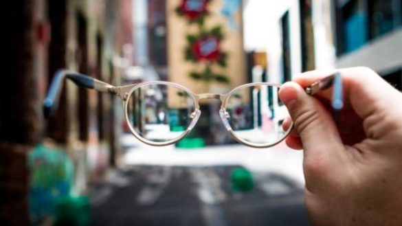 como-limpiar-mis-gafas-diariamente-para-la-desinfeccion-de-la-covid-19