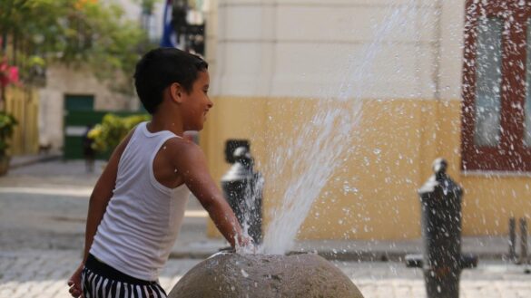 golpes-de-calor-en-ninos:-por-que-son-tan-peligrosos-y-como-se-previenen