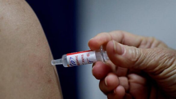 la-vacuna-contra-la-covid-de-la-china-sinopharm-induce-una-respuesta-inmunitaria-en-mayores-de-60-anos