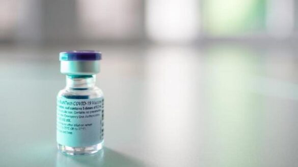la-agencia-europea-del-medicamento-da-luz-verde-a-comirnaty,-la-vacuna-de-pfizer-y-biontech