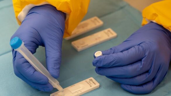 como-se-hacen-los-test-de-antigenos,-paso-a-paso