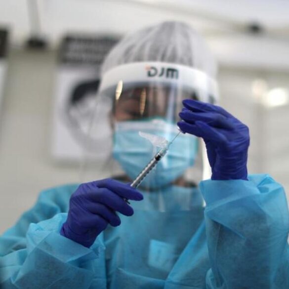 la-ema-recomienda-a-la-ue-apurar-los-viales-de-pfizer-para-obtener-mas-dosis