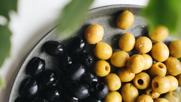 las-aceitunas-poseen-un-elevado-contenido-de-fibra:-¿cuales-son-los-beneficios-de-su-consumo?