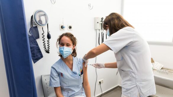 las-sociedades-cientifico-medicas-publican-nuevas-recomendaciones-para-la-vacunacion-contra-la-covid