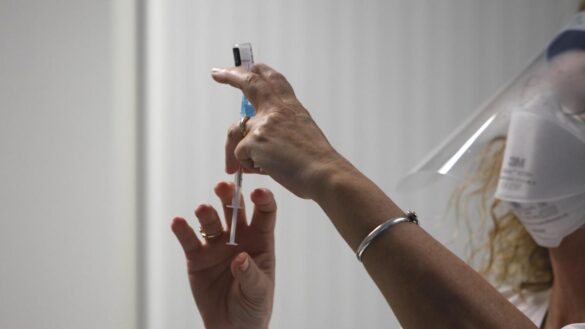 los-efectos-secundarios-de-la-segunda-dosis-de-la-vacuna-de-pfizer