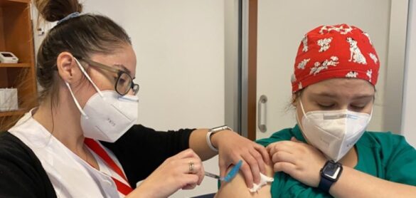 madrid-suspende-la-vacunacion-de-sanitarios-por-falta-de-dosis