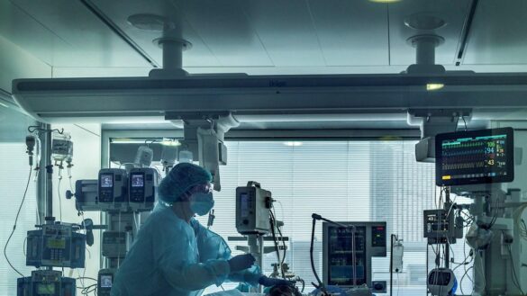 descubren-que-un-farmaco-contra-la-gota-reduce-casi-a-la-mitad-la-mortalidad-por-coronavirus