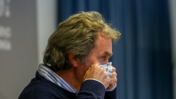 los-medicos-vuelven-a-la-carga-contra-simon:-le-acusan-de-«volver-a-errar»-y-generar-«desconfianza»