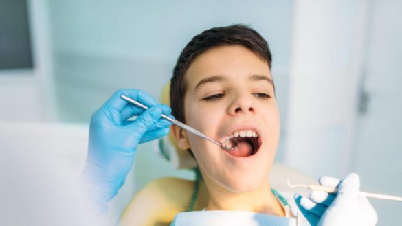 caries-en-dientes-de-leche,-¿por-que-se-producen-y-como-proceder?