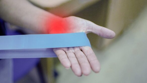 me-duele-la-muneca-al-girarla,-¿cuales-pueden-ser-las-causas?
