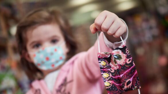 peligro-de-estrangulamiento-en-una-mascarilla-infantil:-la-ocu-pide-que-se-retire-del-mercado-inmediatamente