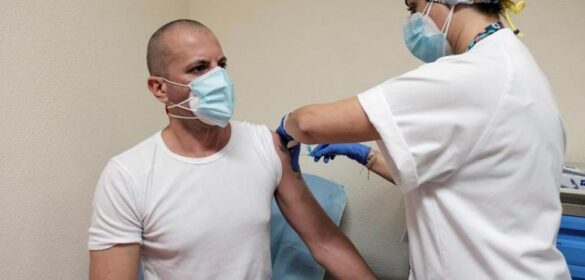 una-sola-dosis-de-vacuna-bastaria-para-los-que-ya-se-infectaron