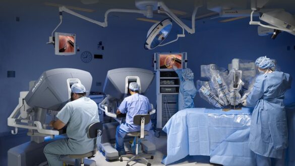un-robot-quirurgico-extirpa-un-tumor-a-una-paciente-despierta-por-primera-vez