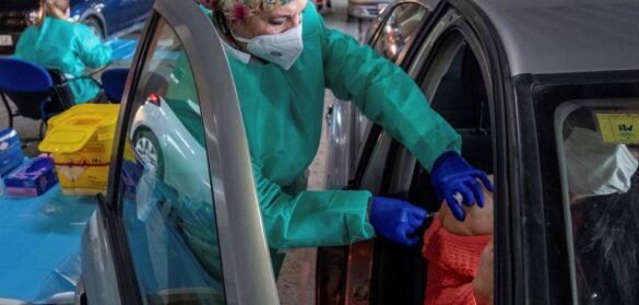 los-medicos-rechazan-los-‘vacunodromos’-para-las-inmunizaciones-masivas
