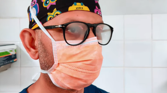 buenas-noticias-para-quienes-llevan-gafas:-se-empanan-con-las-mascarillas,-pero-protegen-mas-frente-a-la-covid