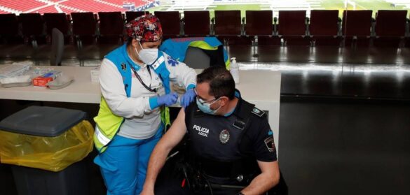 los-menores-de-55-anos-que-hayan-pasado-la-covid-recibiran-solo-una-dosis