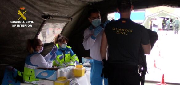 interior-comienza-la-vacunacion-masiva-de-policias-nacionales-y-guardias-civiles