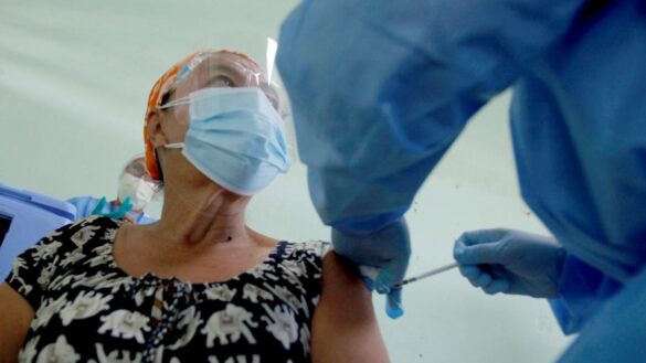 ¿pueden-las-personas-vacunadas-transmitir-el-coronavirus?