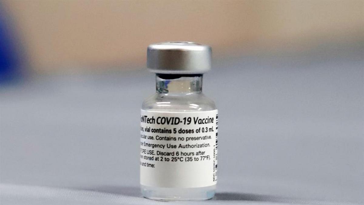 Qué dice el creador de la vacuna de Pfizer sobre si las personas vacunadas siguen contagiando el coronavirus