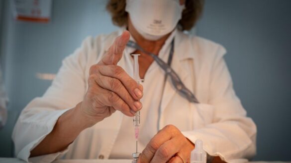 que-es-molnupiravir,-la-pildora-anti-covid-que-avanza-en-el-tratamiento-contra-la-covid