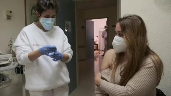 la-incidencia-de-trombos-en-personas-vacunadas-con-astrazeneca-es-de-0,01-frente-a-un-116-en-la-poblacion-general