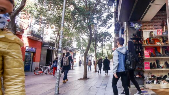 un-cientifico-espanol-avisa-sobre-un-gesto-que-pone-en-riesgo-el-contagio:-«si-ves-esto-en-una-tienda,-no-entres»
