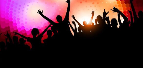 linares-multara-al-local-y-los-asistentes-a-la-fiesta-multitudinaria