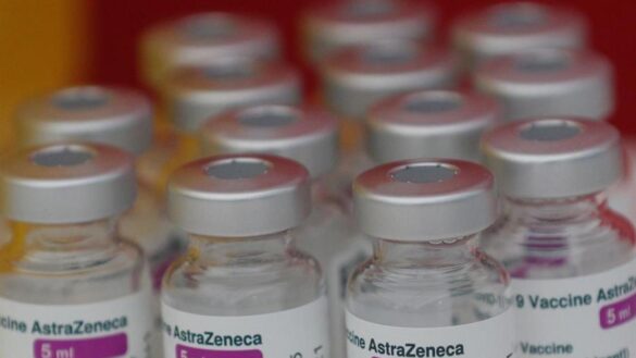 barometro-cis-|-se-frena-la-confianza-en-las-vacunas:-baja-al-82,5-el-porcentaje-de-espanoles-dispuestos-a-recibirla