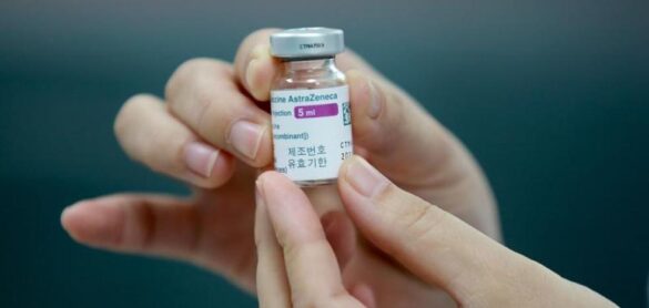 sanidad-eleva-a-tres-los-trombos-sospechosos-en-espana-tras-vacunar-con-astrazeneca