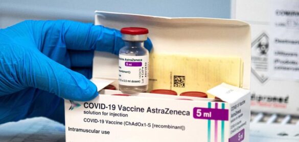 sanidad-estudia-permitir-el-uso-de-astrazeneca-en-mayores-de-55-anos