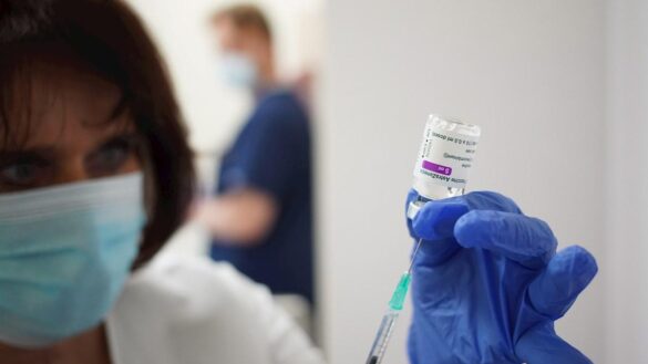 por-que-es-una-temeridad-retrasar-las-vacunaciones-de-astrazeneca