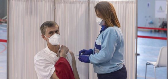 sanidad-notifica-590-fallecidos-y-la-incidencia-sube-cuatro-puntos