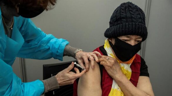 las-vacunas-contra-la-covid-19-pueden-provocar-mayor-reaccion-a-quienes-han-pasado-la-enfermedad