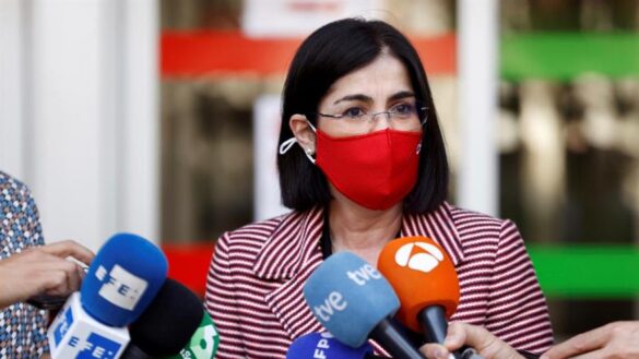 darias,-a-las-cc-aa-que-no-estan-inoculando-en-semana-santa:-«antes-decian-que-no-habia-vacunas:-hay-vacunas»