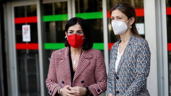 espana-recibe-este-jueves-un-millon-de-dosis-de-astrazeneca-y-el-lunes-llegaran-1,2-millones-de-pfizer