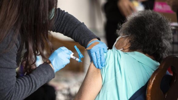 pacientes-de-«muy-alto-riesgo»-entran-en-fase-de-vacunacion:-requisitos,-tipos-de-enfermedad,-edades-y-plazos