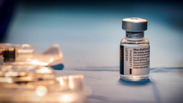 los-virologos-desmienten-que-las-vacunas-agraven-una-posible-infeccion-posterior-por-covid-19