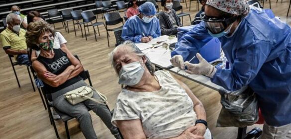 sanidad-pide-«tranquilidad»-con-la-segunda-dosis-de-astrazeneca:-«hay-tiempo»