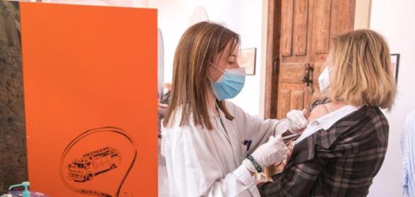 espana-bate-su-record-de-inoculaciones-en-fin-de-semana-con-553.172-dosis