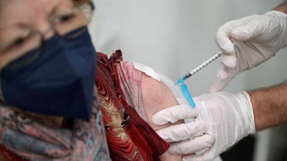 las-razones-por-las-que-las-vacunas-de-janssen-y-astrazeneca-causan-trombos-y-por-que-afectan-mas-a-las-mujeres