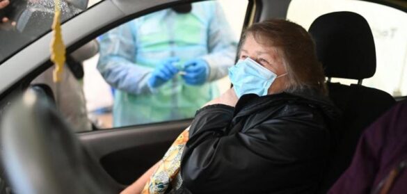 los-2-millones-de-espanoles-vacunados-con-astrazeneca-seguiran-en-vilo