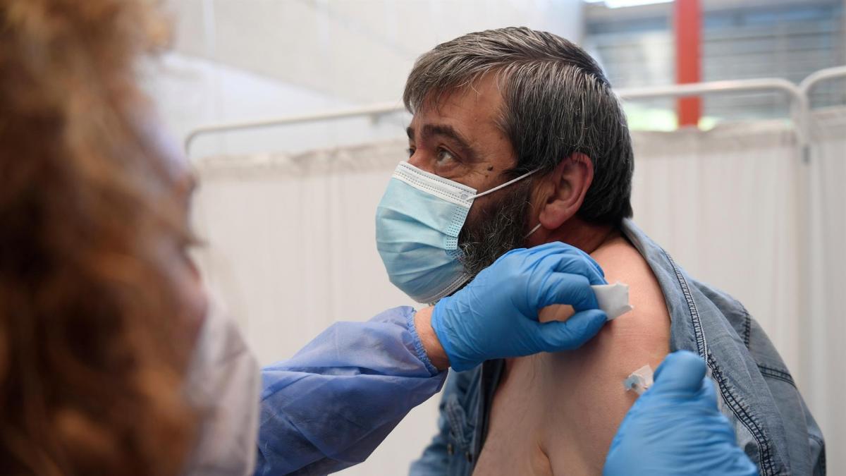 ¿Puedo contagiar o contagiarme si estoy vacunado contra el coronavirus?