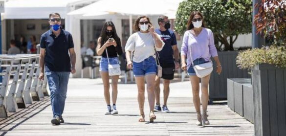sanidad-notifica-4.975-nuevos-casos-de-covid-19-y-la-incidencia-baja-a-117