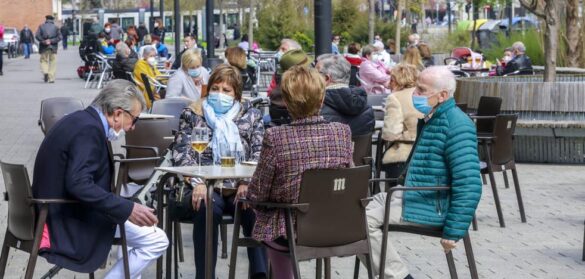 sanidad-trata-de-imponer-sin-consenso-limitaciones-a-la-hosteleria-y-el-ocio-este-verano