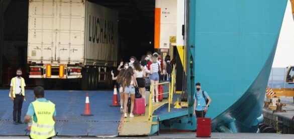 ingresa-en-la-uci-un-joven-de-18-anos-afectado-por-el-‘macrobrote’