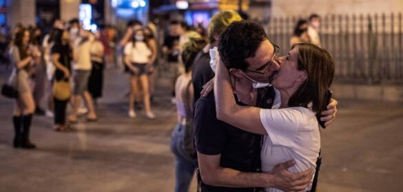 el-72%-de-los-espanoles-echa-de-menos-cenar-fuera-o-ir-al-cine-con-su-pareja