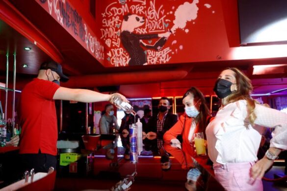 la-incidencia-entre-los-jovenes-espanoles-supera-por-primera-vez-los-1.000-casos