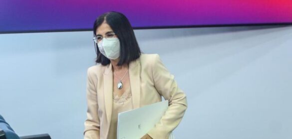 darias:-«todo-parece-apuntar-a-que-tendremos-que-poner-una-tercera-dosis»