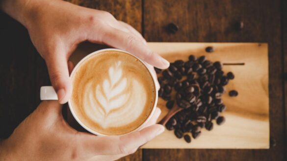 si-bebes-mas-de-seis-tazas-de-cafe-al-dia,-tu-cerebro-puede-hacertelo-pagar-mas-tarde